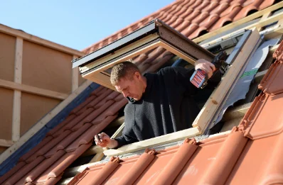 Pose de fenêtres de toit Velux à Obtrée